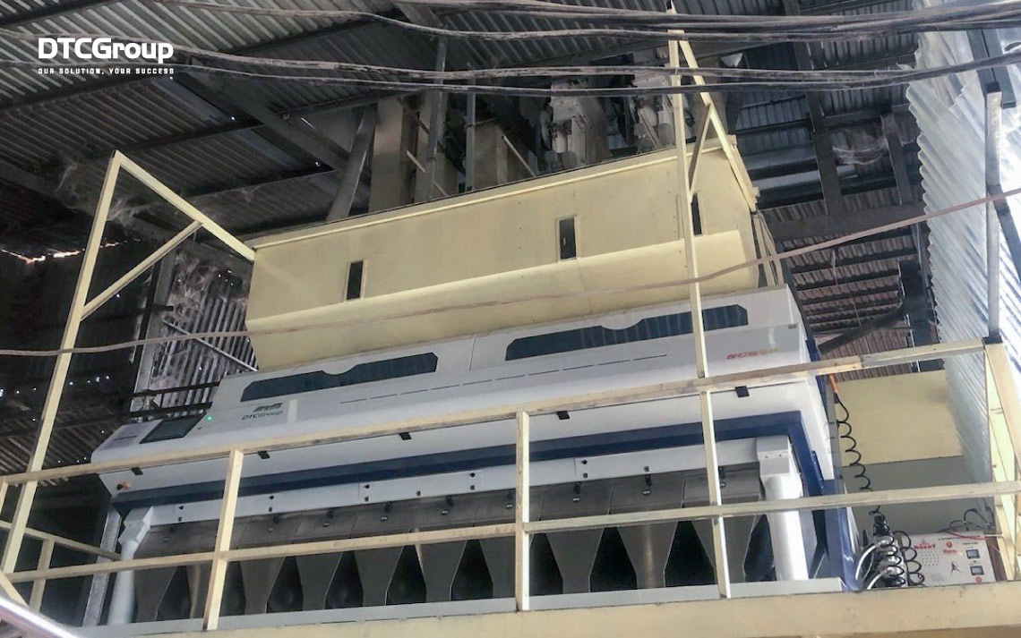 Dự án Máy tách màu gạo SC640