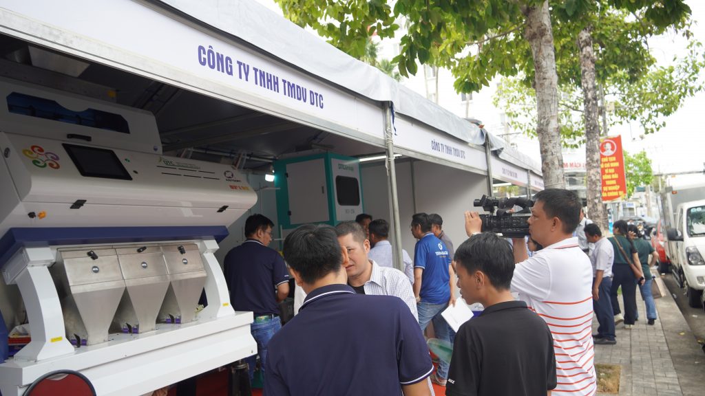 Máy tách màu & Cân đóng gói của DTCGroup thu hút khách hàng và đài truyền hình